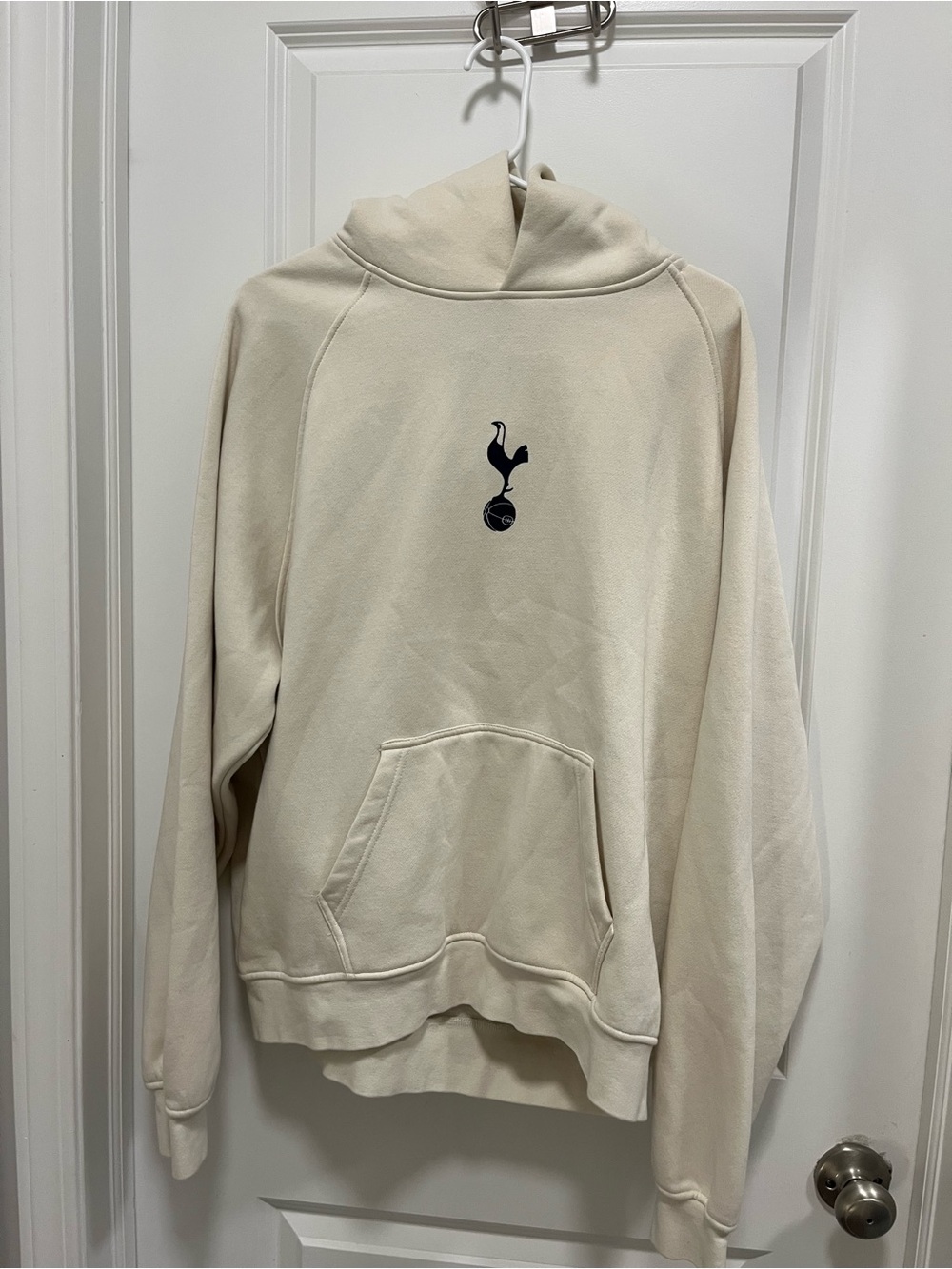 Tottenham Hotspur Mens Hoodie Cream/ivory With Logo Size Medium